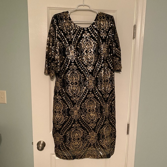 Snap Dresses & Skirts - Gold Sequin Party Dress